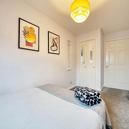 Modern 2 Bed Flat With Free Parking Apartment Glasgow Luaran gambar